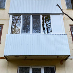 Пластиковое остекление и отделка балкона