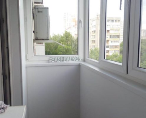 остекление и отделка балкона сэндвич панелями