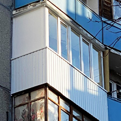 Установка пластиковых окон на трапецевидном балконе