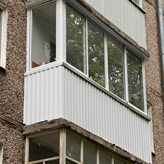 Алюминиевое остекление и отделка балкона
